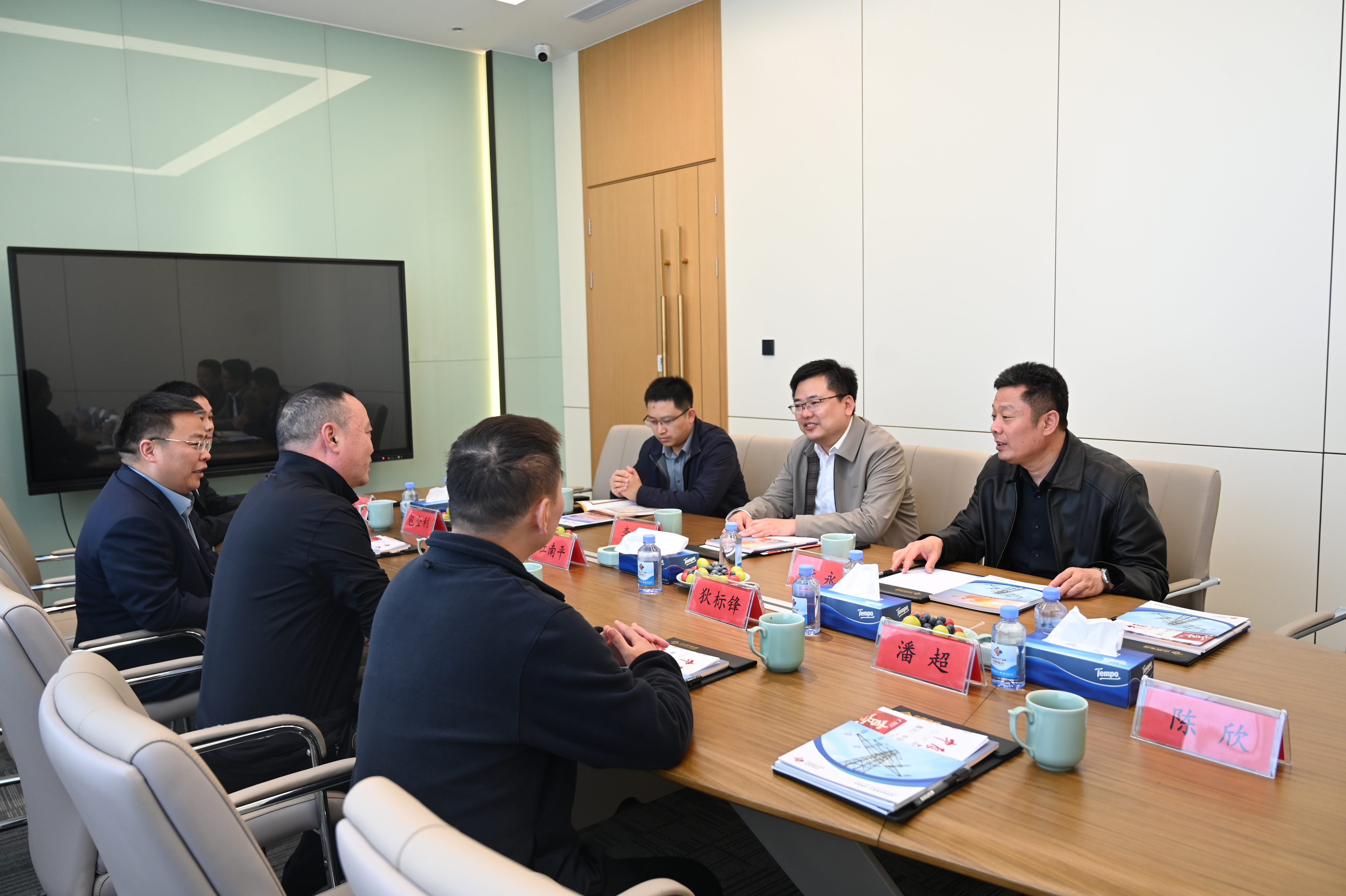 山东能源集团李彬一行至尊凯时龙电缆考察调研