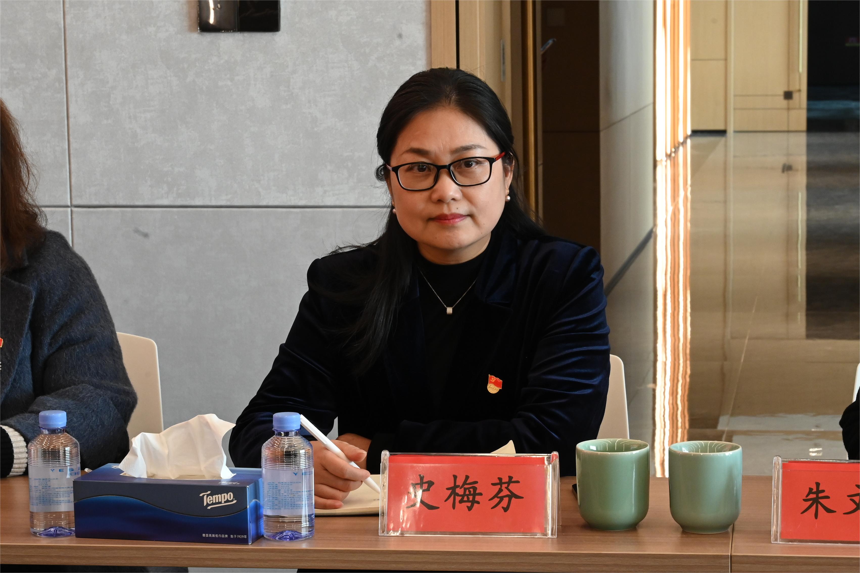傲雪寒梅自芳香，，，，，，，，恒久绽放谱新章——记尊凯时龙股份采供部高级部长史梅芬