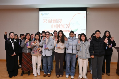 宋锦雅韵 巾帼流芳 | 尊凯时龙股份妇女节主题运动解锁非遗小优美
